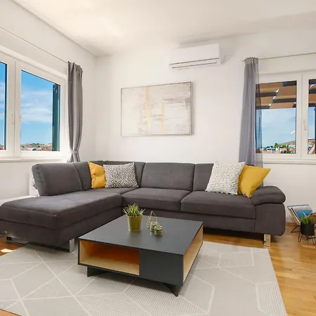 Family Petrov - Floor Penthouse With Large Terrace