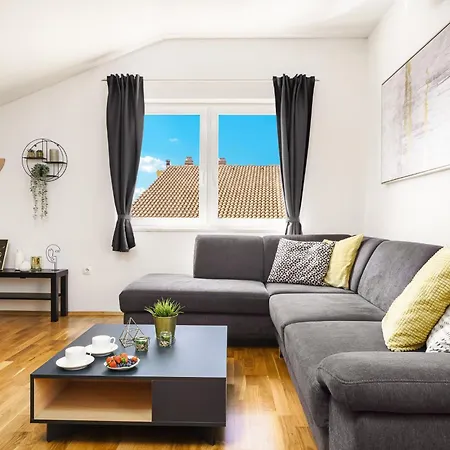 Appartement Family Petrov - Floor Penthouse With Large Terrace *