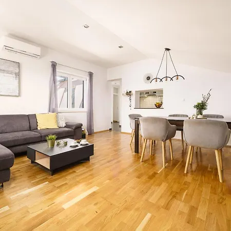 Appartement Family Petrov - Floor Penthouse With Large Terrace