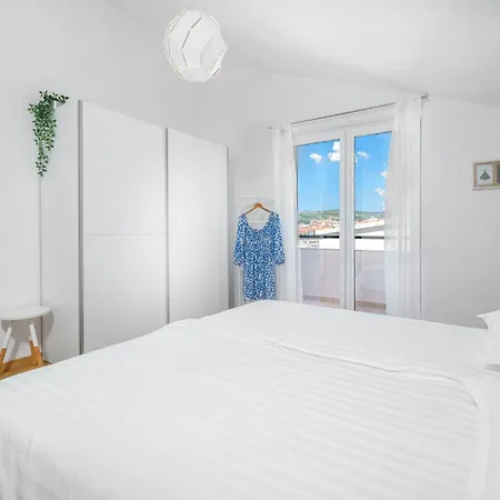 Family Petrov - Floor Penthouse With Large Terrace Vodice