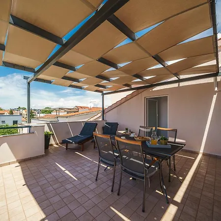 Family Petrov - Floor Penthouse With Large Terrace Appartement *