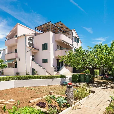 Family Petrov - Floor Penthouse With Large Terrace Appartement Vodice